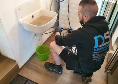 Délégué le débouchage de vos canalisations à un professionnel